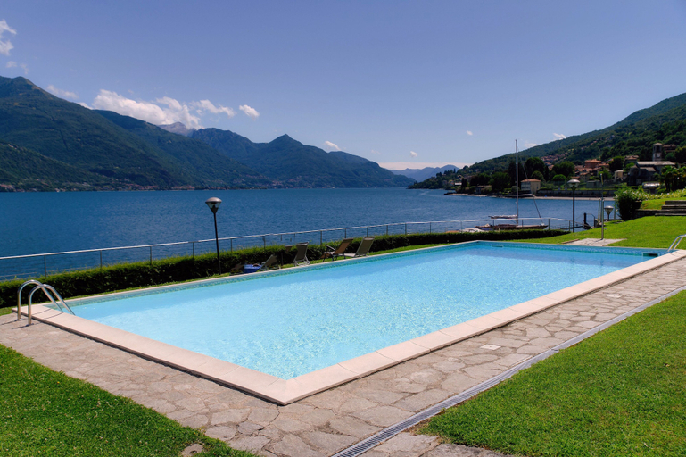 Rooftop pool 2, Musso Waterside, Como