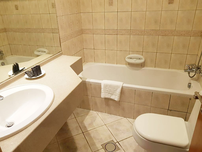 Bathroom 5, The Uptown Apartments Abu Dhabi by Gewan, Abu Dhabi City