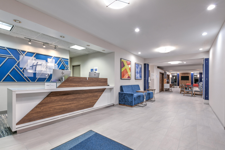 Public Area, Holiday Inn Express & Suites VALPARAISO by IHG, Porter