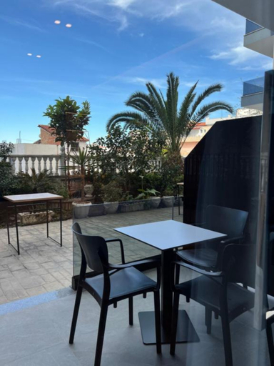 Public Area, Villa Xika, Sarandës