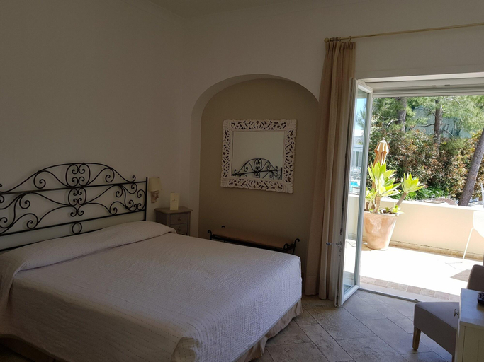 Bedroom 3, Orsa Maggiore, Napoli