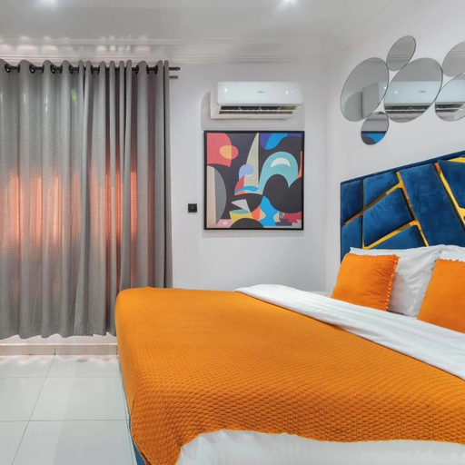 Room 2, Metrohut Service Apartments, Tarauni