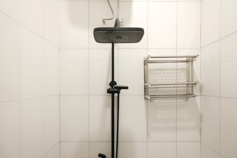 Bathroom 2, TwoSpaces Living at Bunda Nana Residence, Gianyar, Gianyar
