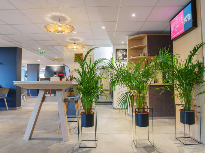 Public Area 3, ibis Laon, Aisne