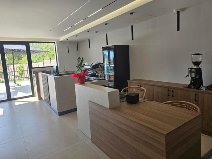 Lobby, White Hill Radhime, Vlorës