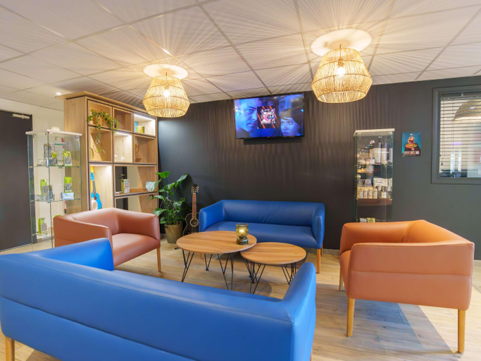 Public Area 3, ibis Laon, Aisne