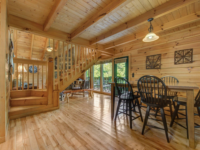 Food & Drinks, Bear Necessities, Sevier