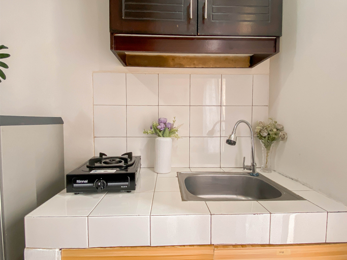 Others 3, Standard Studio Apartment at Margonda Residence 2 By Travelio, Depok