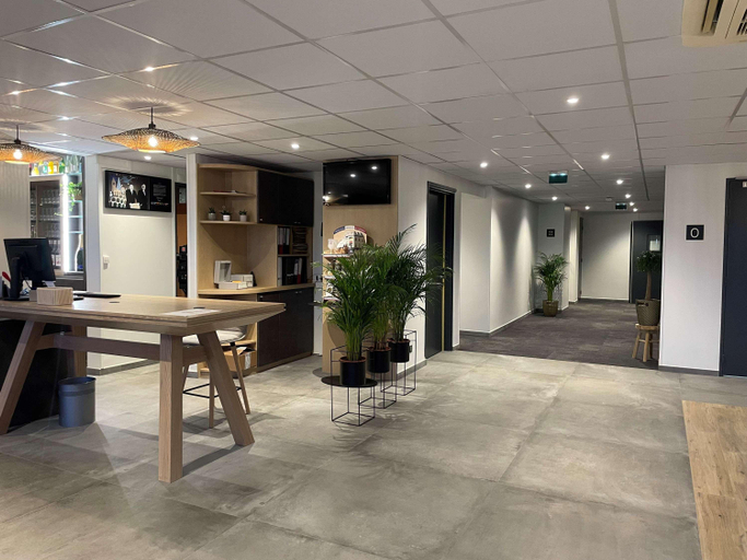 Public Area 3, ibis Laon, Aisne