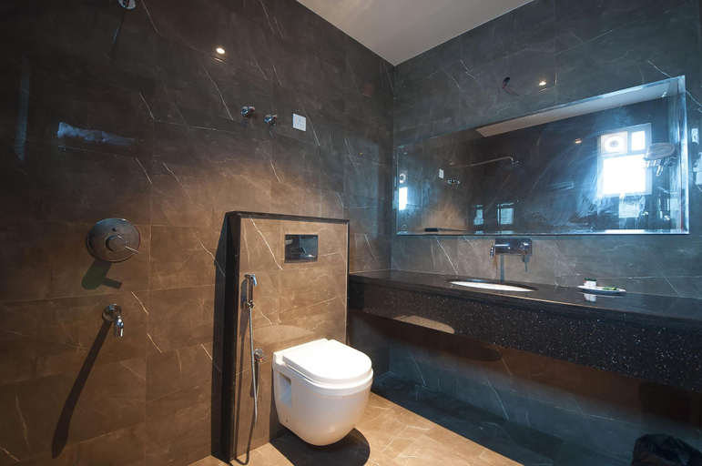 Bathroom 4, Hotel Z Suites Near IGI Airport Delhi, Delhi