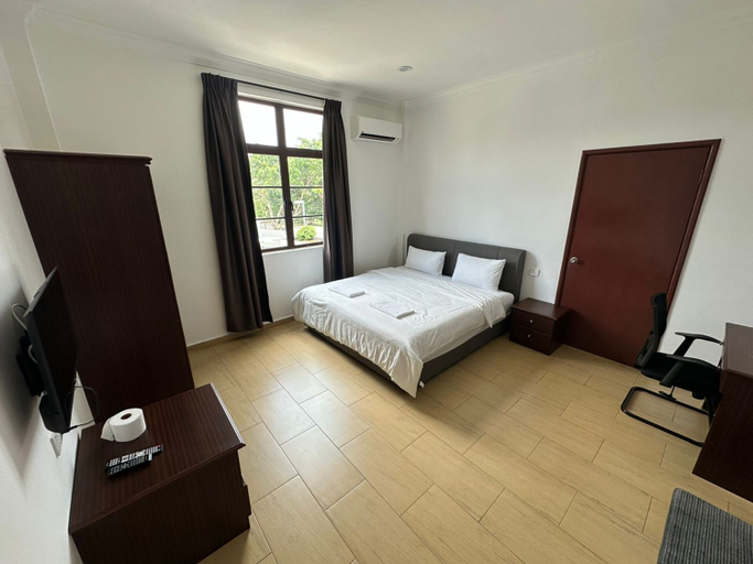 Glistar Hotel Room Type - Deluxe King Room