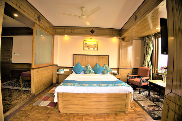 Room 2, Hotel Lunnar, Darjiling