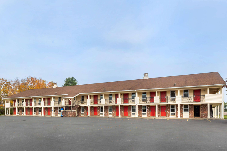 Exterior & Views 2, Econo Lodge Sturbridge Route 20, Worcester