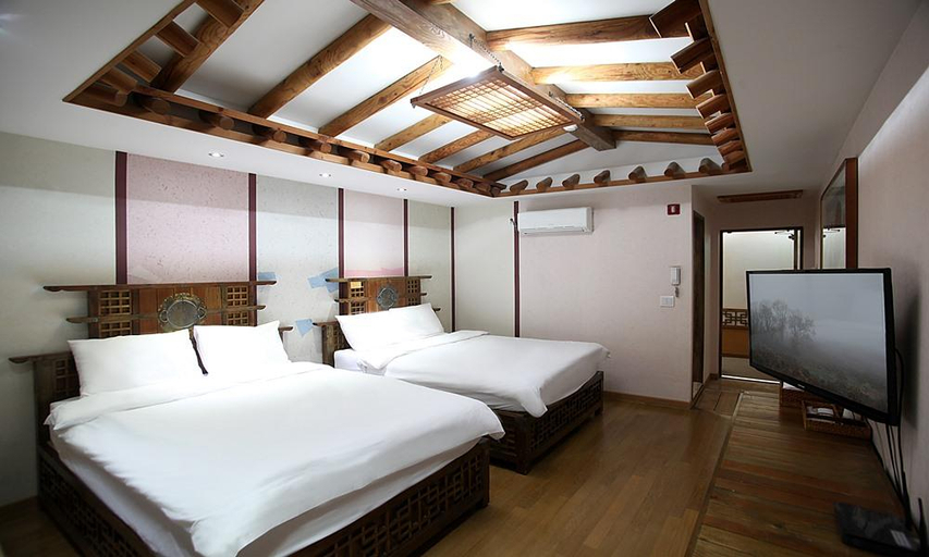 Bedroom 3, Jeonju Hanok Taejogung Hotel, Jeonju