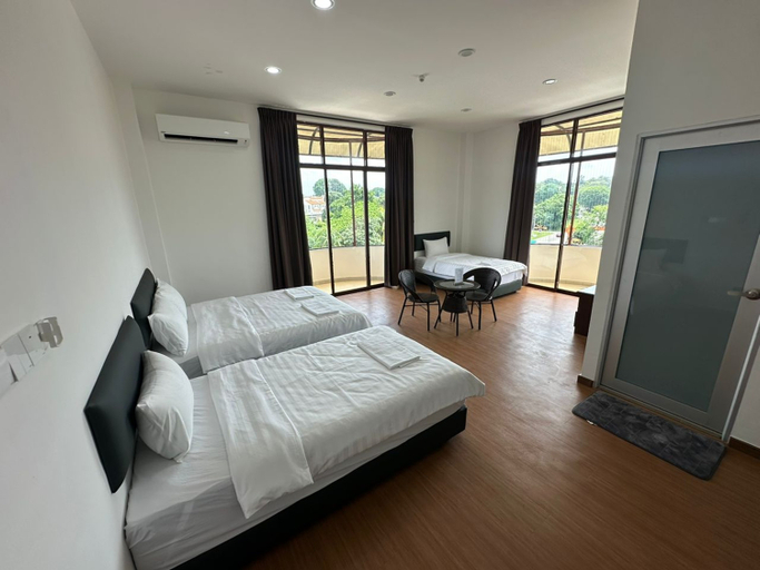 Glistar Hotel Room Type - Deluxe Family Room with Balcony Glistar Hotel Room Type - Deluxe Family Room with Balcony