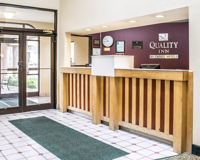 Public Area 2, Quality Inn Elyria, Lorain