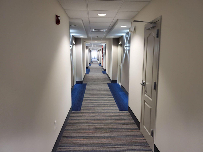 Public Area 5, Holiday Inn Express & Suites JUNCTION CITY, Geary
