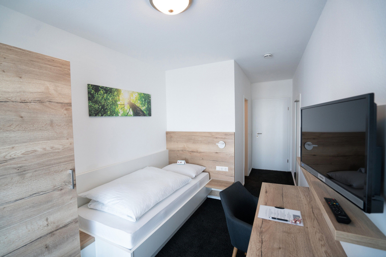 Bedroom 4, Hotel zur Sonne, Tübingen