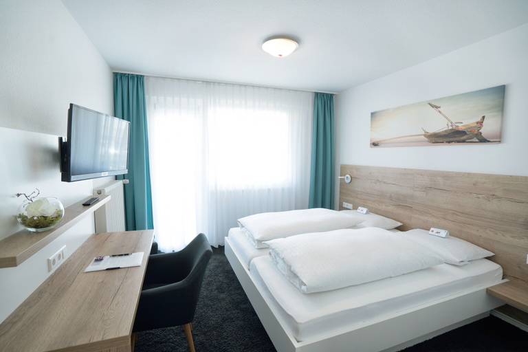 Bedroom 4, Hotel zur Sonne, Tübingen