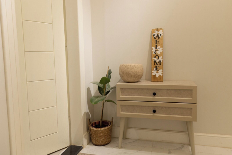 Others 4, Modern Boulevard-facing Apartment, Riyadh