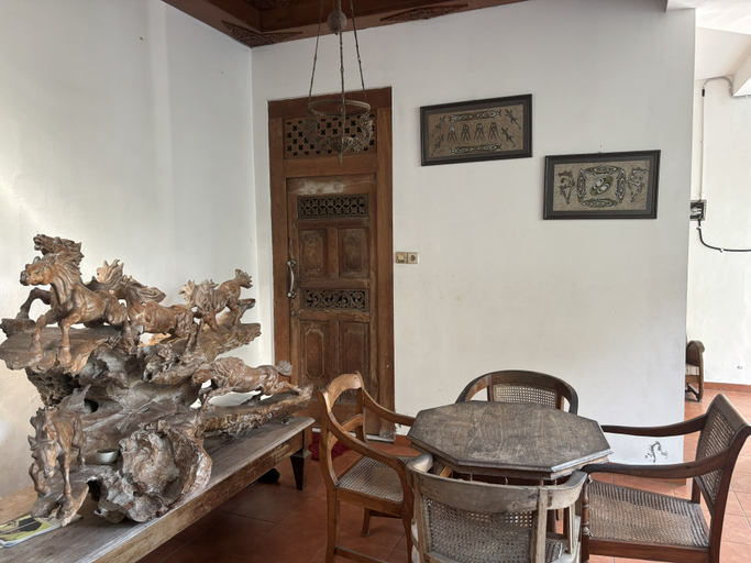 Others 4, Ndliman House, Sleman