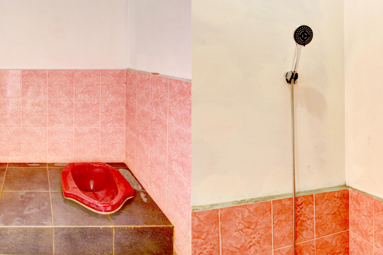 Bathroom 3, Hotel O Cindelaras B&b Bunk Bed, Sleman