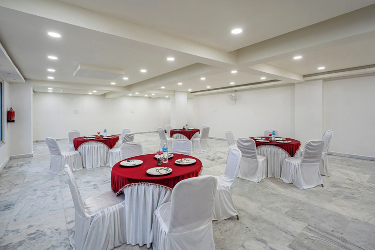Food & Drinks, Treebo Green Olive, Sundargarh