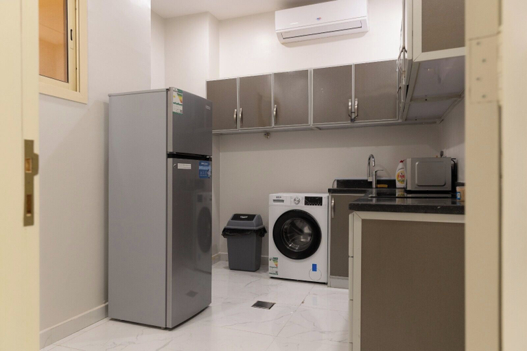 Others 5, Modern Boulevard-facing Apartment, Riyadh