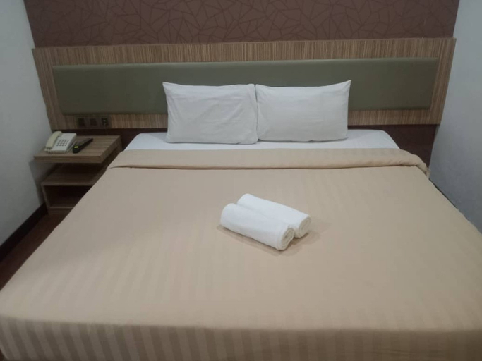 Bedroom 5, Watermelon Hotel, Miri