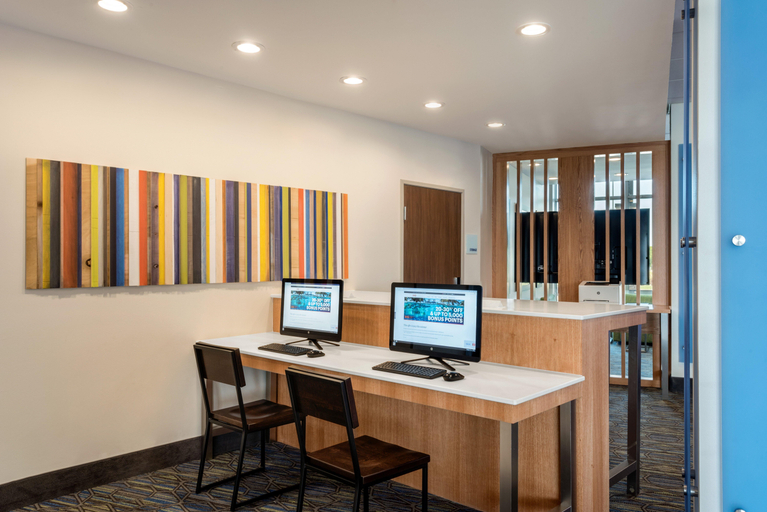 Public Area 3, Holiday Inn Express & Suites WEST DES MOINES - JORDAN WEST, Dallas