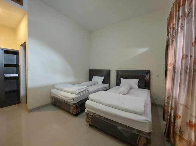 Bedroom 3, Gondang Sivali Hotel, Samosir