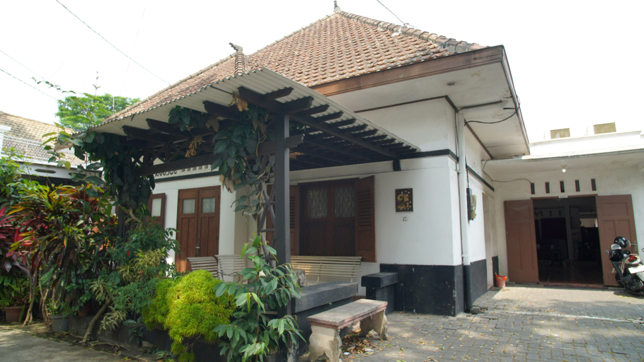 Exterior & Views 3, The Loesje Warm Stay in Malang, Malang