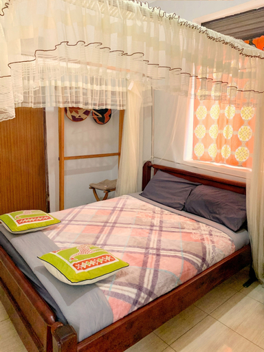 Room 3, MISSIONS CAFE & GUESTHOUSE, Arua Municipality