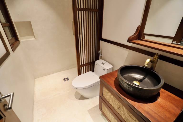 Bathroom 4, Ba Dinh Symphony, Hoàn Kiếm