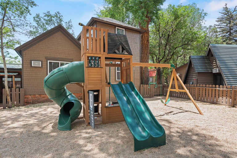 Children's play area - outdoor 2, Timber Lodge Cabin 13, El Paso