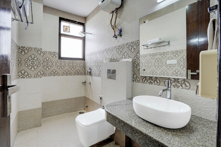 Bathroom, The Grace Hotel, Gurgaon
