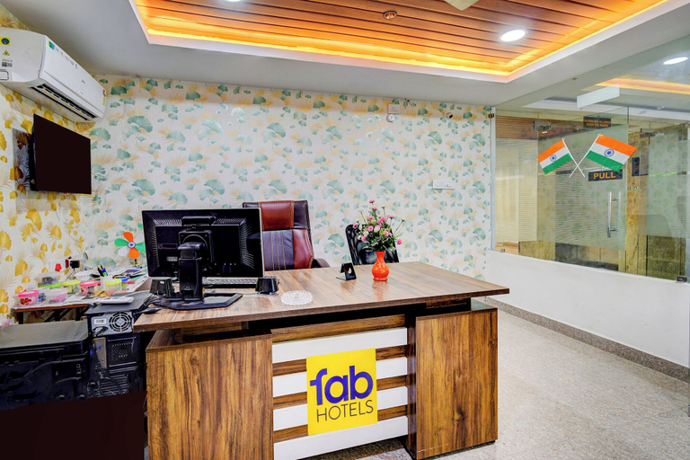 Reception 5, FabHotel R3 Atmos - Near Hitech Exibition Centre, Hitech City, Hyderabad
