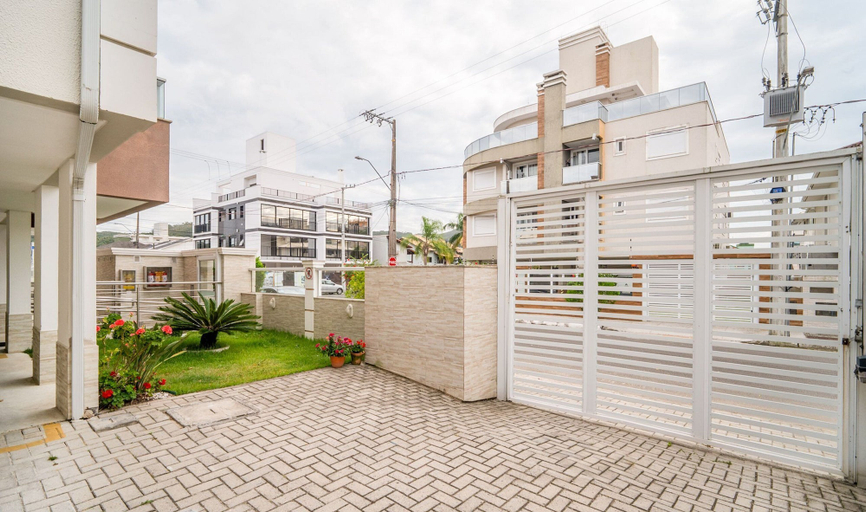 Property grounds 3, Apt w/ Gourmet Balcony 800m From the Beach Cbe0201, Florianopolis