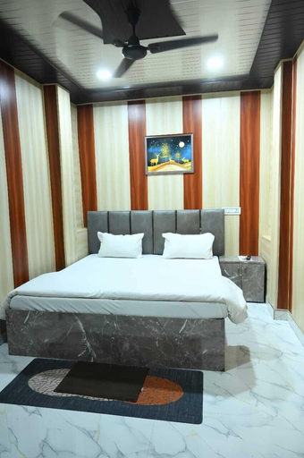 Room 3, GOPINATH .P GUEST HOUSE, Varanasi