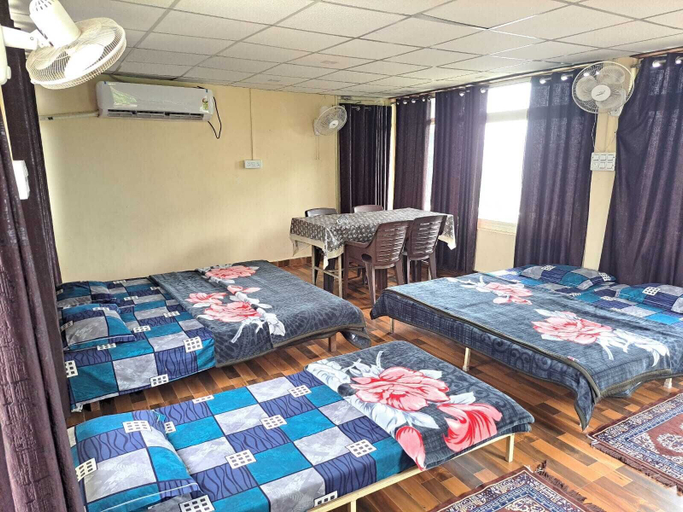 Room 3, Shree Ji Inn Homestay, Dehradun