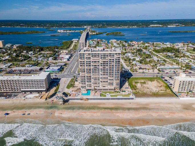 Beach 3, Dimucci Towers Ten 1604, Volusia