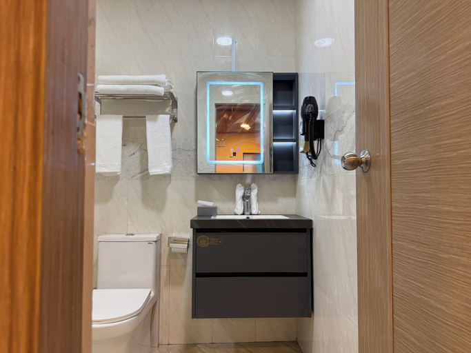 Bathroom 3, Breeze Haven Surf Retreat