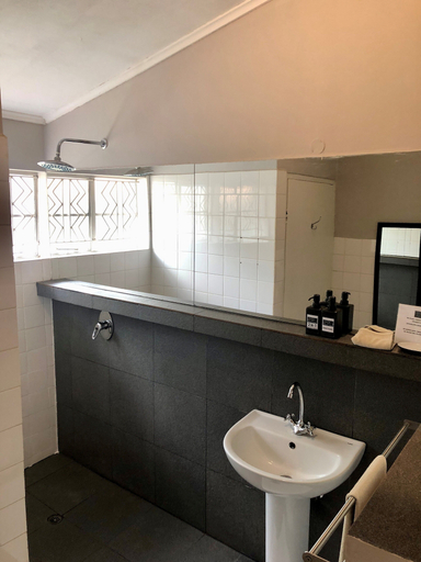 Bathroom 5, Africa House Malawi, Lilongwe City