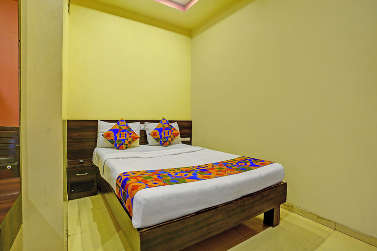 Room 4, FabHotel Wagholi Inn, Pune