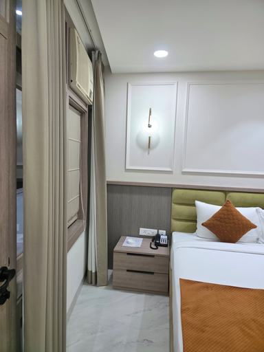 Room 4, Bawa Hotel, Kanpur Nagar