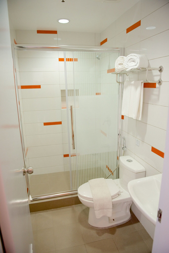 Bathroom 4, Baguio LeFern Hotel, Baguio City