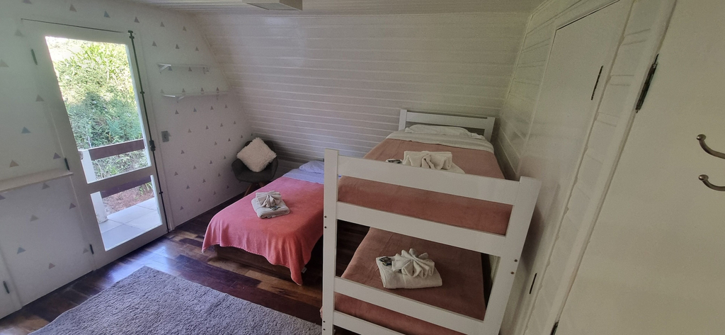 Room 2, Jardim do Peregrino, Campo Limpo Paulista