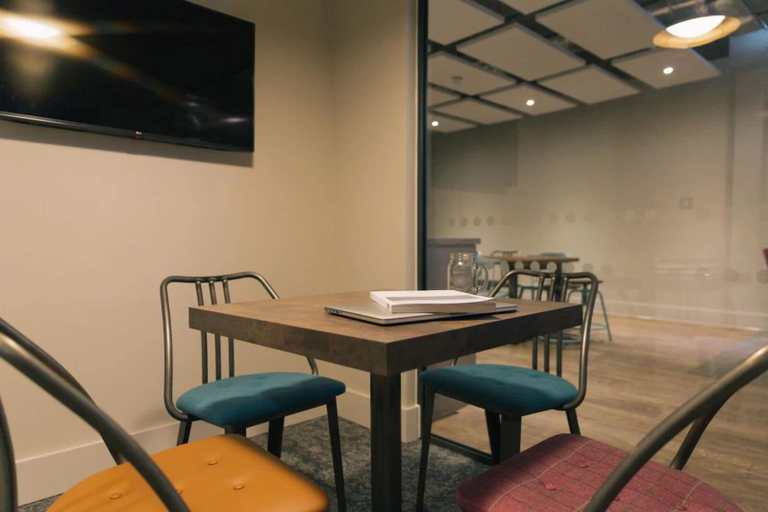 Lobby sitting area 5, Student Only Picturehouse Apartments, Devon