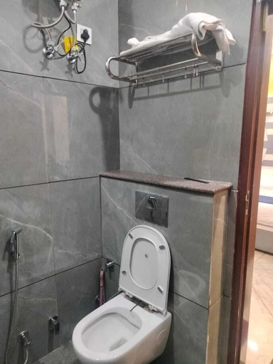 Bathroom 5, Hotel River View Panipat, Panipat