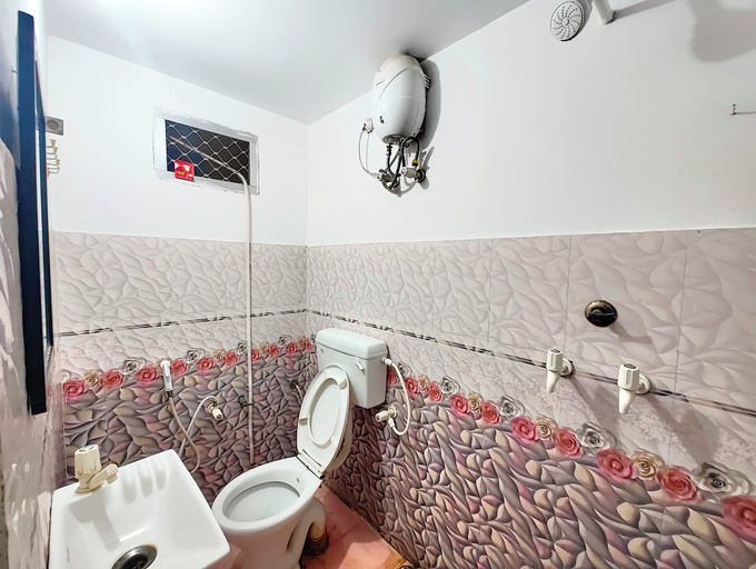 Bathroom, The Best Hotel C Lucknow, Lucknow